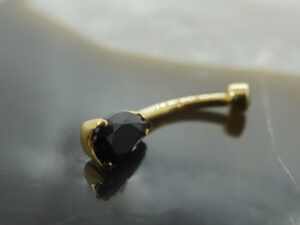 18Kt Gold Pear Cut Navel Curve